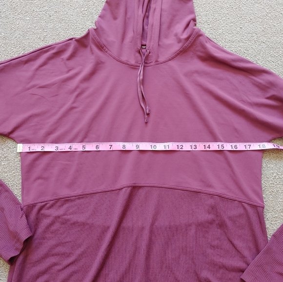 🔥2/$30 Fabletics cashel long sleeved hoodie top in mauve - Picture 5 of 8